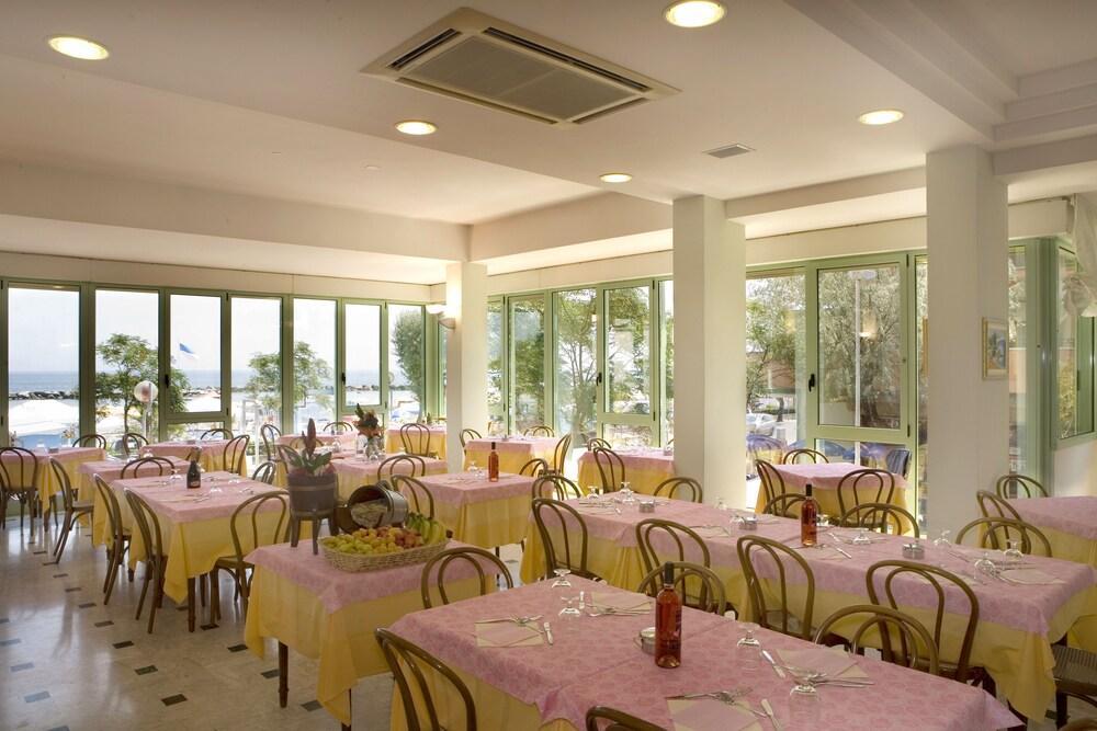 Hotel Palos Ρίμινι Εξωτερικό φωτογραφία