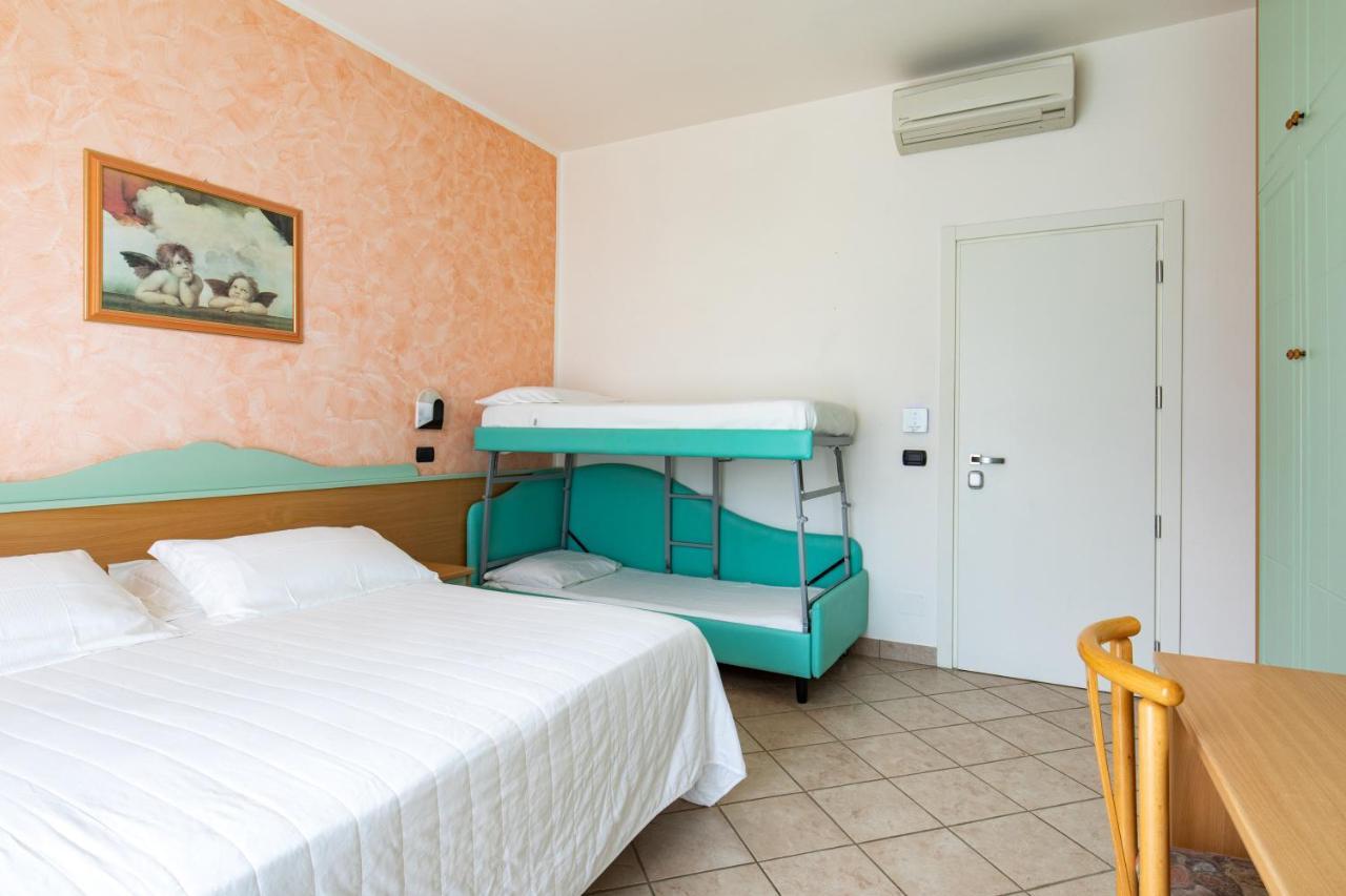 Hotel Palos Ρίμινι Εξωτερικό φωτογραφία