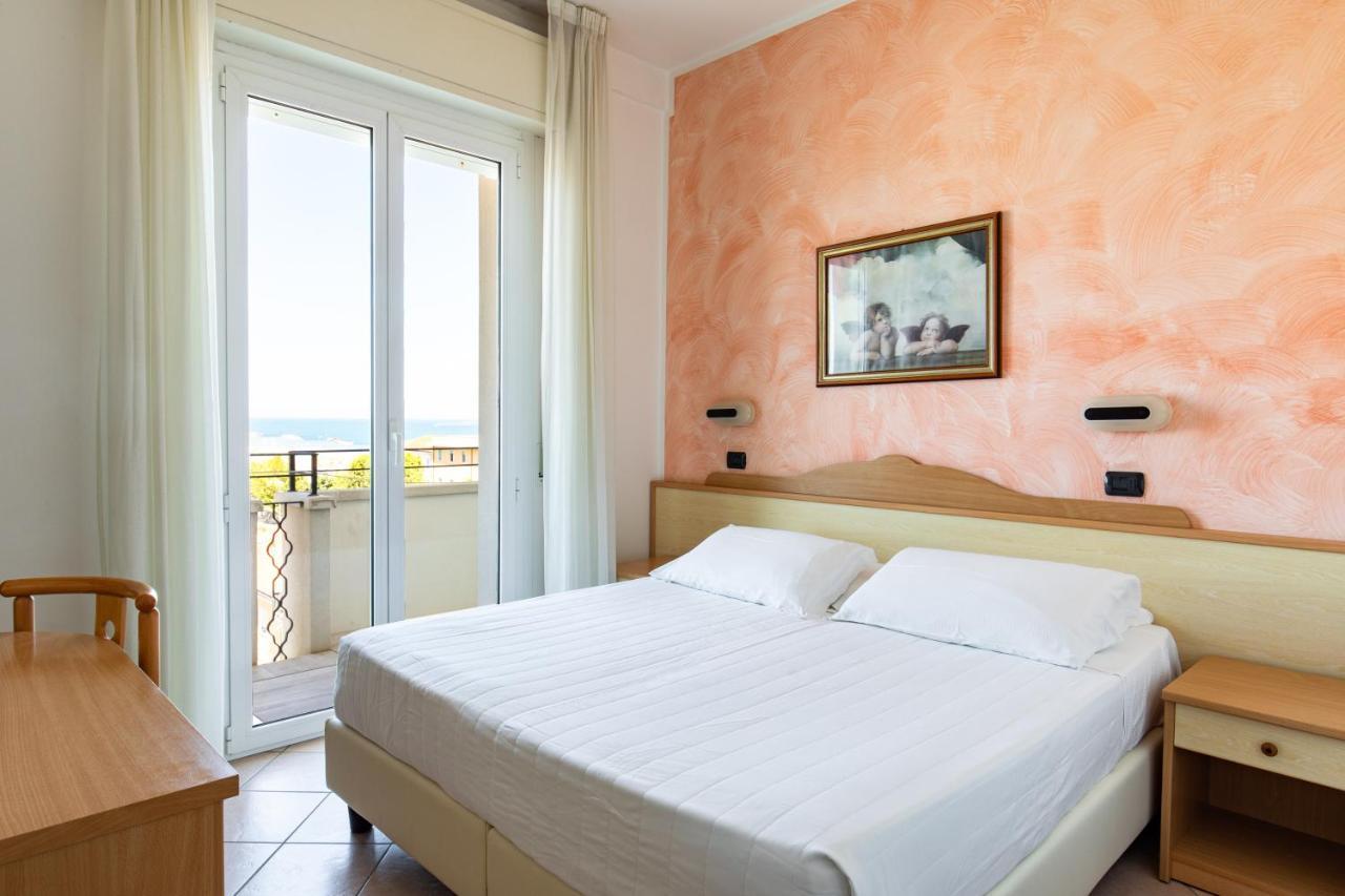 Hotel Palos Ρίμινι Εξωτερικό φωτογραφία