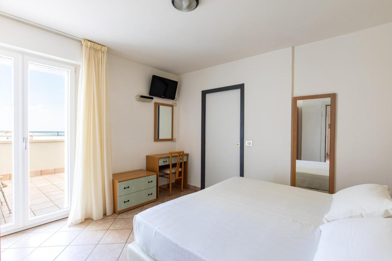 Hotel Palos Ρίμινι Εξωτερικό φωτογραφία