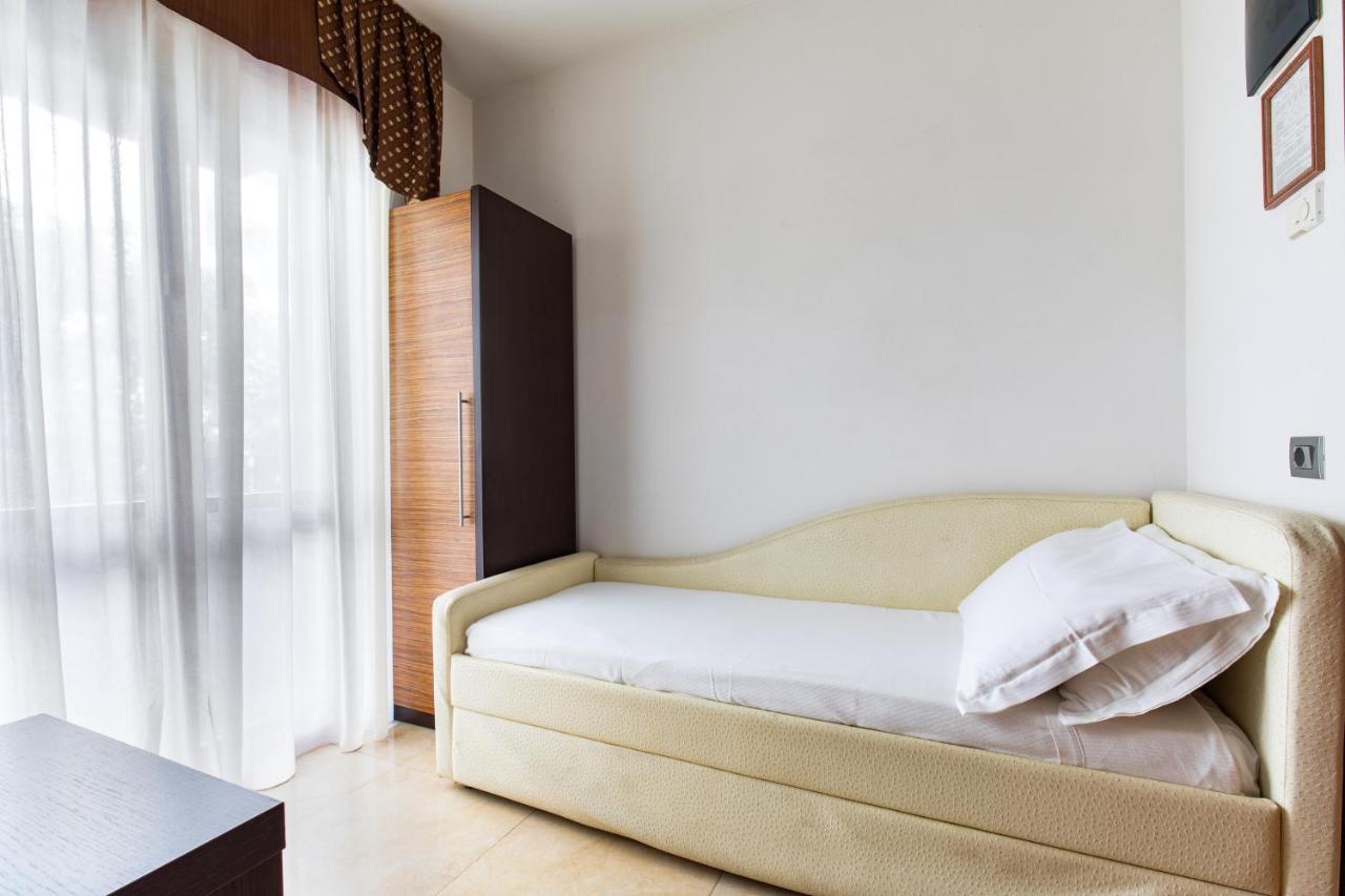Hotel Palos Ρίμινι Εξωτερικό φωτογραφία