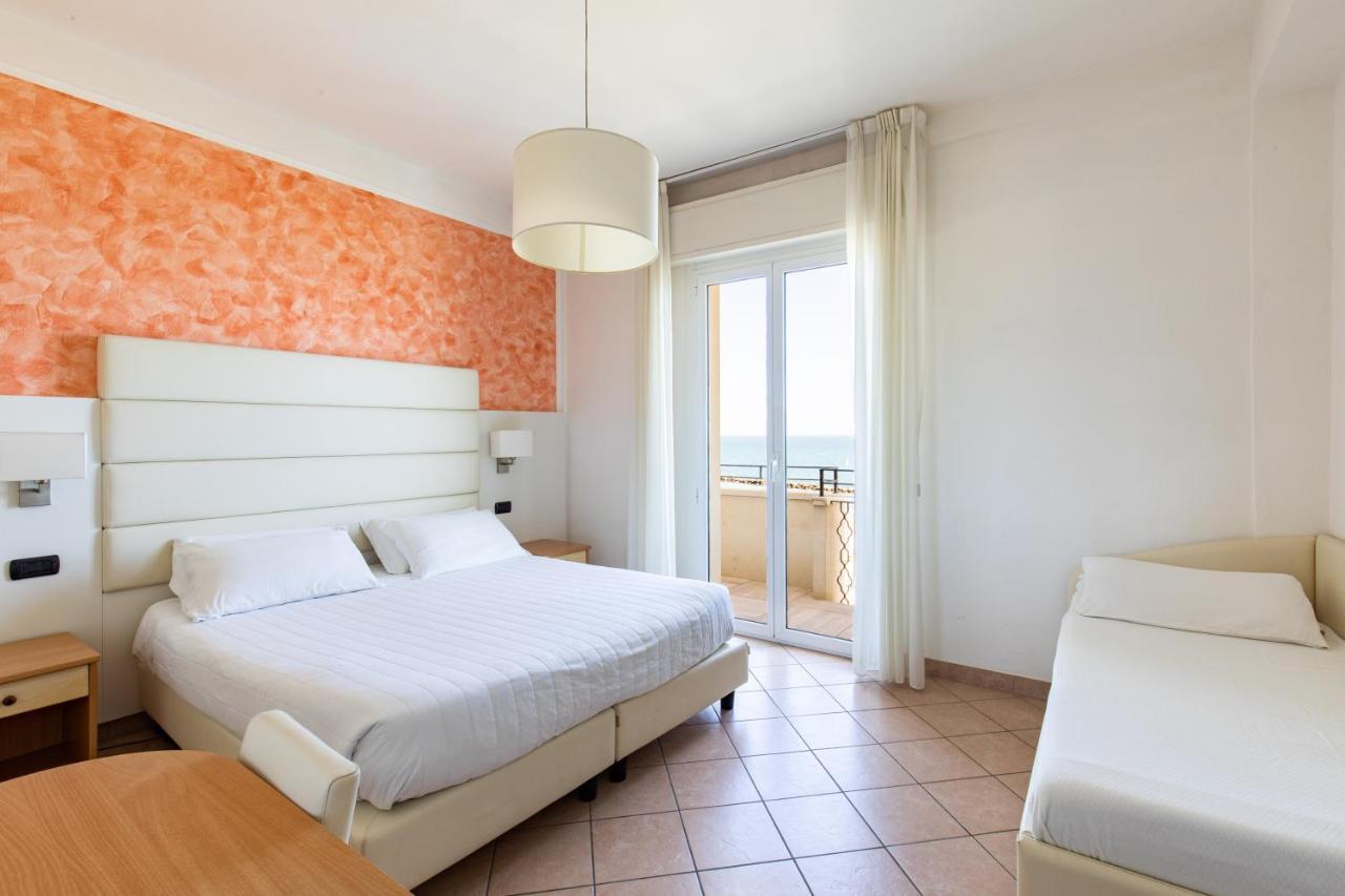 Hotel Palos Ρίμινι Εξωτερικό φωτογραφία