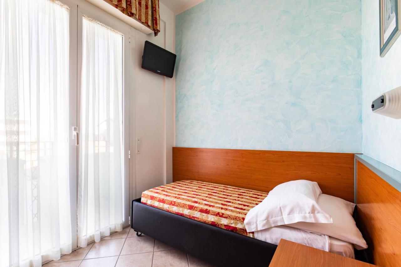 Hotel Palos Ρίμινι Εξωτερικό φωτογραφία