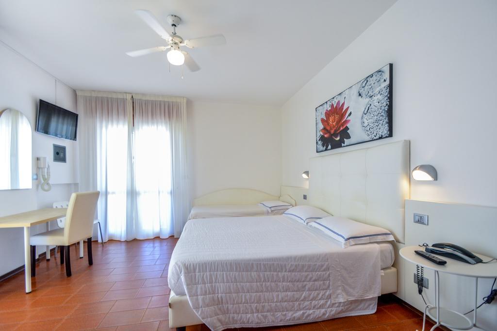 Hotel Palos Ρίμινι Εξωτερικό φωτογραφία